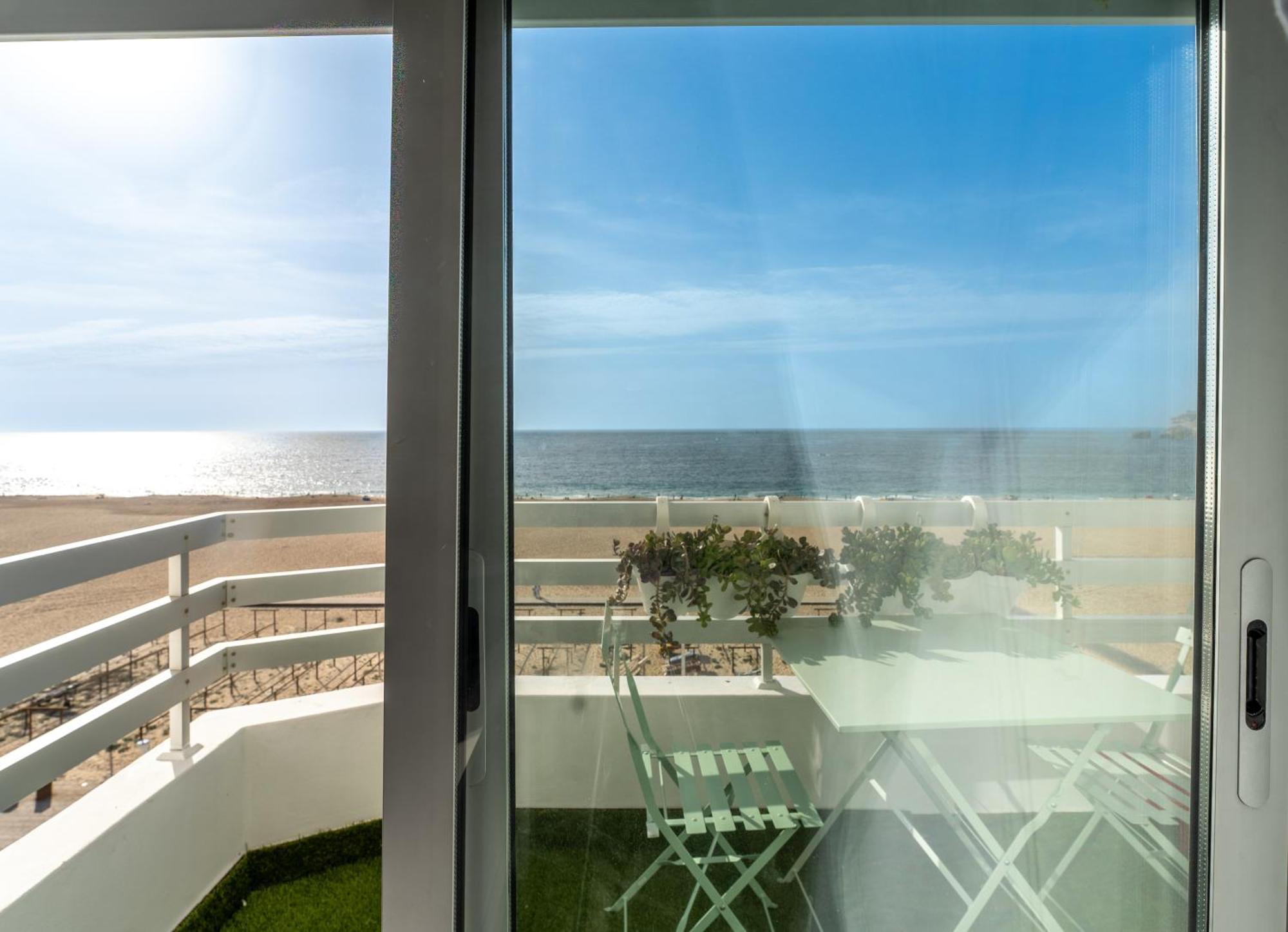 T2 Dina'S Place Nazare Exterior photo